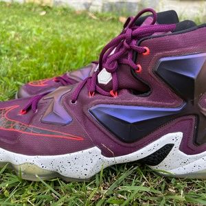 Nike Lebron James  XII written in the stars shoes size 12